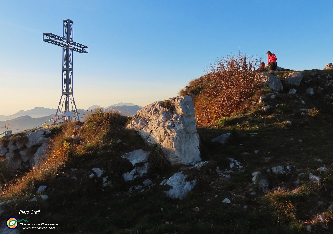 69 La bella croce vista dalla Madonnina.JPG